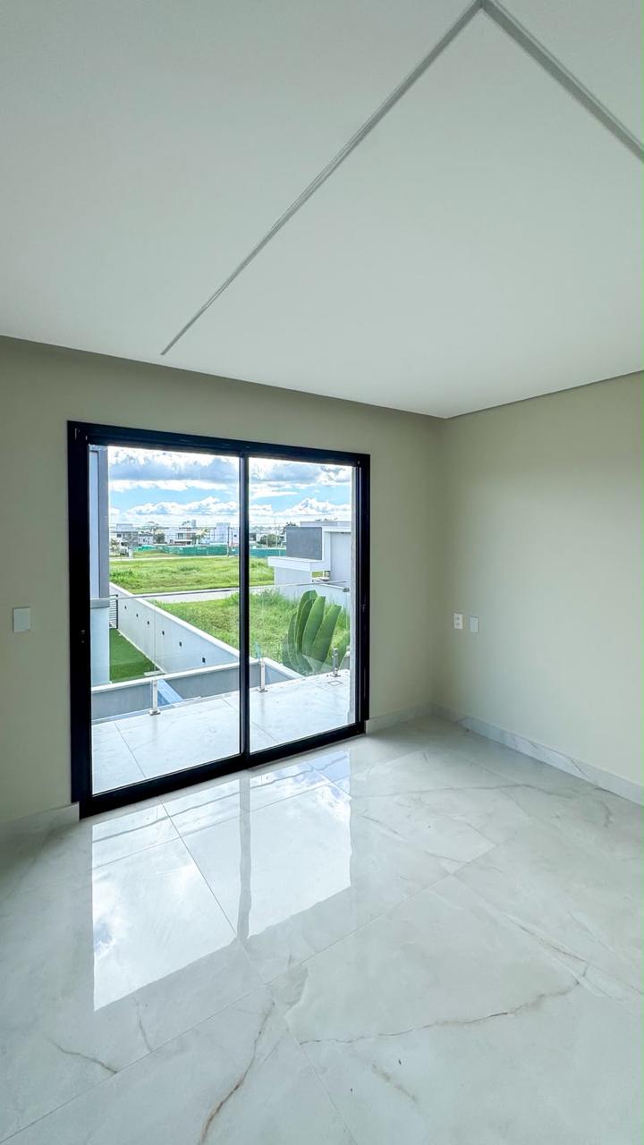 Quarto com acesso à varanda