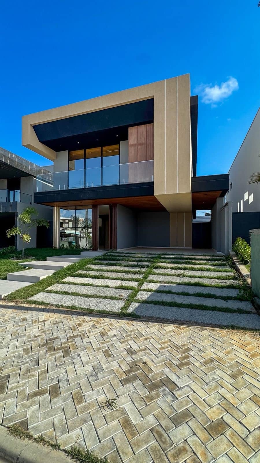 Fachada da casa nova no Terras Alphaville Ceará
